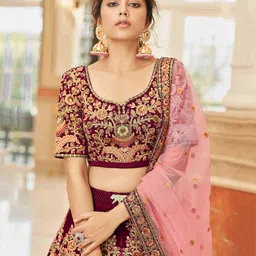 ETHNIC PLUS Embroidered Sequinned Semi-Stitched Lehenga & Unstitched Blouse With Dupatta image 4