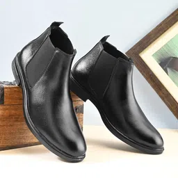 The Roadster Lifestyle Co. Men Round Toe Slip-On Chelsea Boots-picture-25