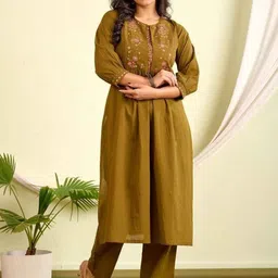 Happy vastra Women Ethnic Motifs Embroidered Empire Thread Work Pure Cotton Kurta with Trousers-picture-10