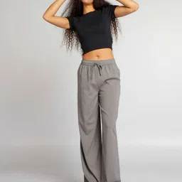 KIABI Round Neck Regular Fit Crop T-shirt image 4