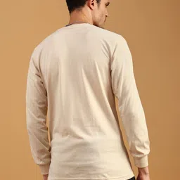 LIMEROAD Men Floral Printed T-shirt image 5