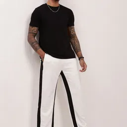 SHOWOFFFF Men Straight Fit Low-Rise Trousers image 2