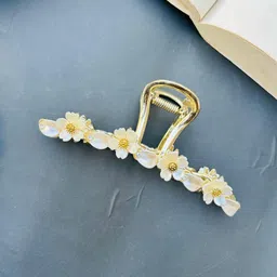 Radhya Accessories Women Beaded Claw Clip image 5