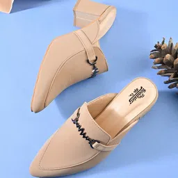 The Roadster Lifestyle Co.Women Solid Pointed-Toe Block-Heeled Mules With Buckles-image-61