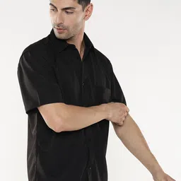 R&B Men Spread Collar Solid Relaxed Fit Casual Shirt image 3