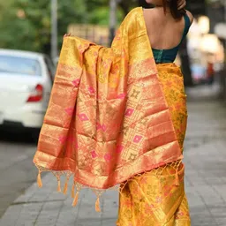 KALINI Floral Zari Silk Blend Handloom Saree image 3