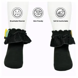 The little lookers Cotton Pack Of 2 Leaves & Bow Applique Detailed Socks - Black & White image 2