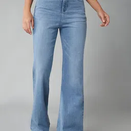 DOLCE CRUDO Women Bootcut High-Rise Light Fade Jeans-image-20