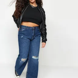 Trendyol Women Mildly Distressed Light Fade Jeans-picture-10