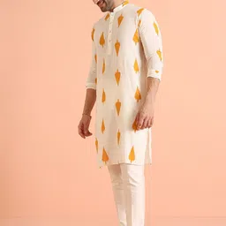 KISAH Men Floral Printed Thread Work Kurta image 4