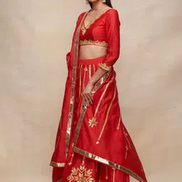 Gulabo by Abu Sandeep Women Embellished Maxi Flared Skirt image 2
