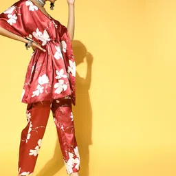PANIT Women Maroon & White Floral Printed Kaftan Kurta with Trousers image 3