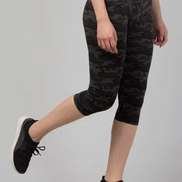 Apraa & Parma Women Printed Capris image 3