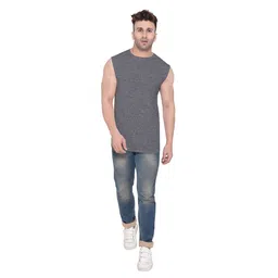 BEYOU FASHION Men Solid Slim Fit Cotton T-shirt image 5