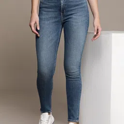 Calvin Klein Jeans Women Skinny Fit High-Rise Light Fade Stretchable Jeans image 1