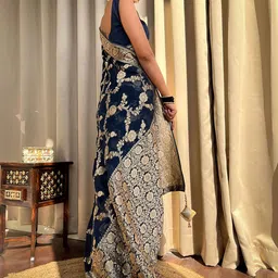 ZIKARAA Floral Zari Saree image 3