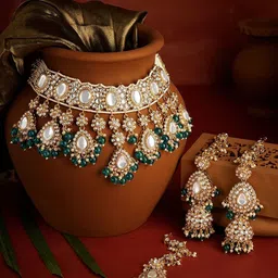 Zaveri Pearls Gold-Plated Kundan-Studded & Beaded Choker Bridal Jewellery Set-picture-17