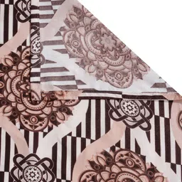 Aura Brown & White Geometric Printed 200 TC King Bedsheet Set 2.28 m x 2.54 m image 3