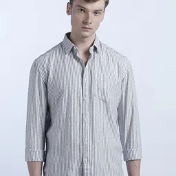 Voi Jeans Men Regular Fit Vertical Striped Spread Collar Casual Shirt-image-95