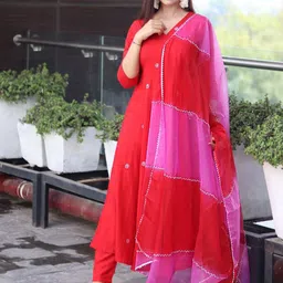 DIVASTRI Floral Embroidered V-Neck Thread Work A-Line Kurta With Trousers And Dupatta-image-95