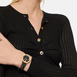 Versace Women Dial & Leather Textured Straps Analogue Watch VEU300221 image 3