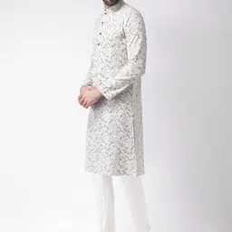 KISAH Men Kantha Printed Kurta with Churidar image 4