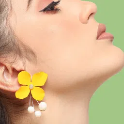 SOHI Yellow & Gold Plated Floral Studs Earrings image 4