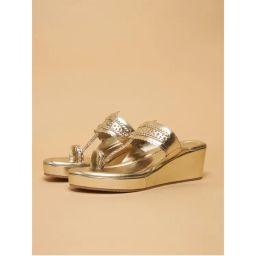 Eridani Maya Wedge Kolhapuri Gold-picture-13