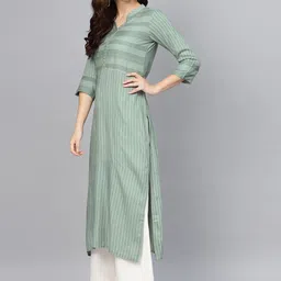 Meeranshi Women Printed Regular Kurta with Palazzos image 2