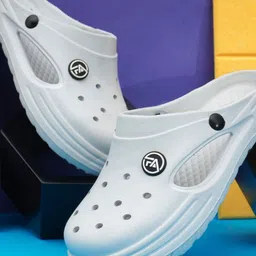 Feel alive Men Set of 4 Clogs Flip Flops image 3