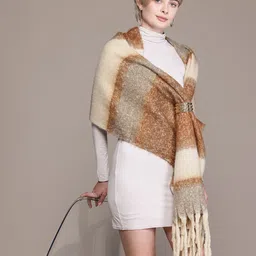 Cayman Checked Frayed Woollen Scarves image 3