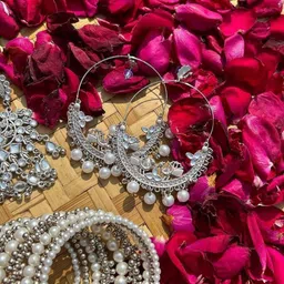 ISLANA Stone Studded Jewellery Set image 5