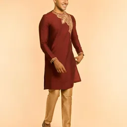 Diwas by Manyavar Floral Embroidered Thread Work Straight Kurta image 2