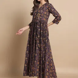 Gujari Women Floral Printed Sequinned Anarkali Kurta image 5