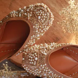 Amaryllis for her Women Embellished Mojaris Flats image 4