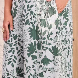 DEEBACO Floral Printed V-Neck Top With Palazzos & Jacket Co-Ord image 2