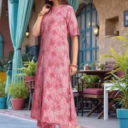 Aaghnya Women Floral Printed Regular Kurta Set image 4