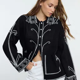 Trendyol Siyah Women Embroidered Shirt Collar Long Sleeves Sweater with Embroidered Detail-picture-22