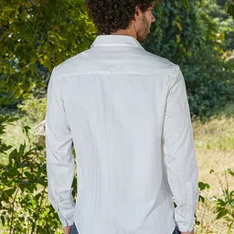 Campus Sutra Men Comfort Fit Spread Collar Textured Casual Shirt image 3