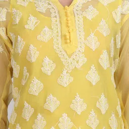 KHAKA Women Ethnic Motifs Embroidered Regular Chikankari Kurta with Trousers image 5