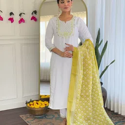 ZAIERRA Women Ethnic Motifs Embroidered Regular Mirror Work Kurta with Trousers & Dupatta image 3