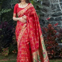 CANIZZARO Woven Design Zari Silk Blend Handloom Banarasi Saree-picture-16
