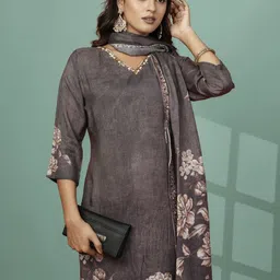 HARIKS Women Floral Printed Kurta with Trousers & Dupatta image 5