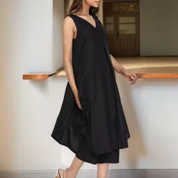 Aaghnya Women Regular Kurta with Trousers image 2