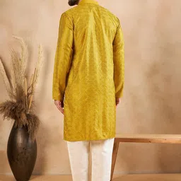 SWAGG INDIA Men Embroidered Thread Work Liva Kurta image 4