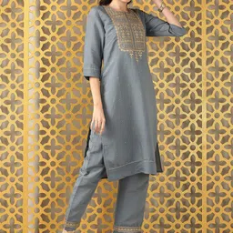 Anouk Floral Embroidered Notch Neck Thread Work Straight Kurta With Pyjamas & Dupatta image 5