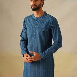 JAYPORE Men Printed Flared Sleeves Thread Work Kurta image 4