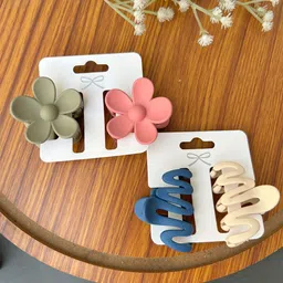 Radhya Accessories Women Set of 4 Claw Clip image 2