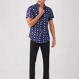 Vastraa Fusion Men Spread Collar Geometric Printed Cotton Casual Shirt image 2