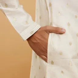 Twamev Men Ethnic Motifs Embroidered Regular Thread Work Kurta with Churidar image 3